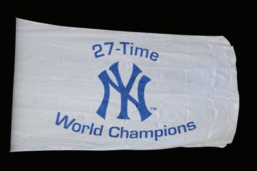 27-Time World Champions Yankees Logo Flag (65"x120")